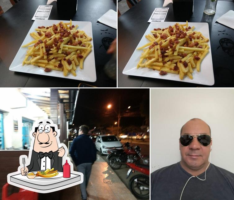 Experimente cbatatas fritas francesas no Arcade Hamburgueria