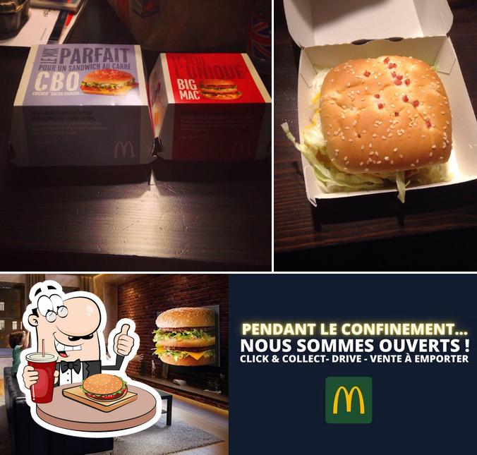 Commandez un hamburger à McDonald's