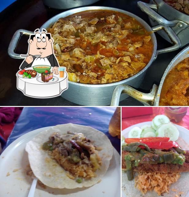 Sopa agripicante china en Tacos Acorazados Doña Seve
