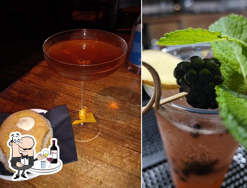 Scegli un drink o cocktail alcolico dal menu