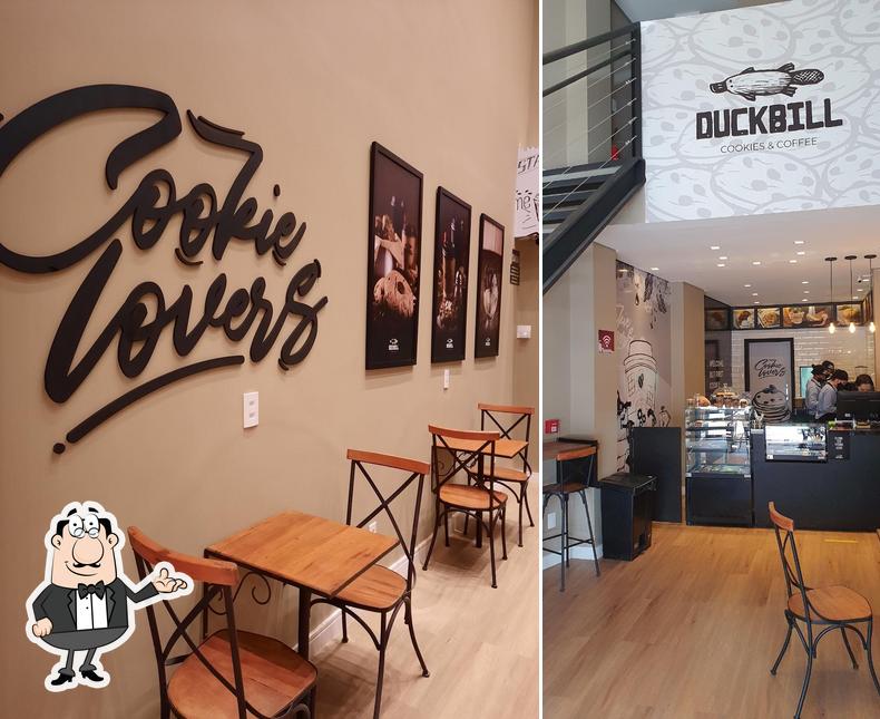 The interior of Duckbill Cookies & Coffee Divinópolis