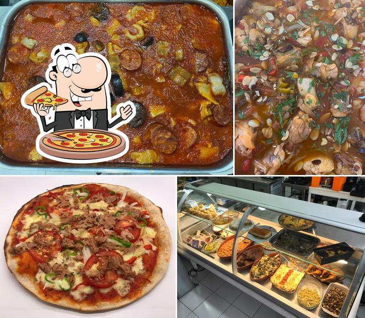 Pick pizza at Restaurante - Arroceria La Crianza