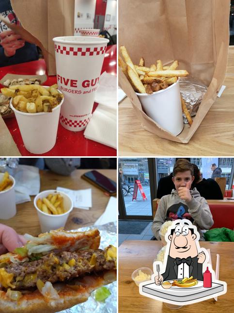 Dégustez des pommes frites à Five Guys