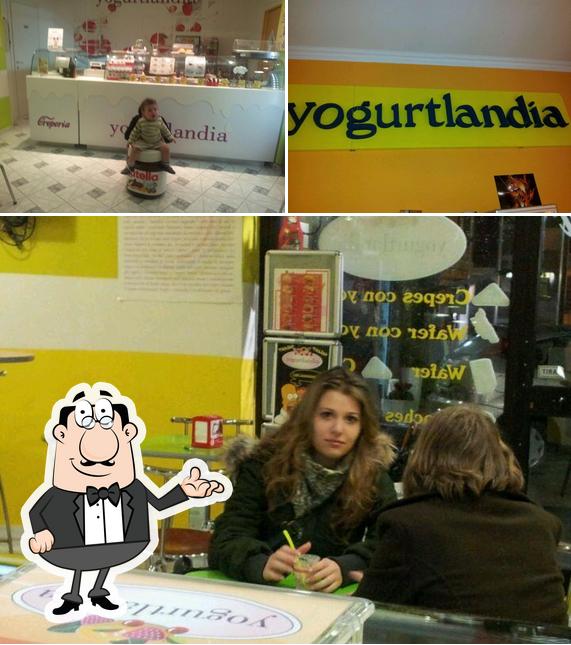 Dai un'occhiata agli interni di Yogurtlandia