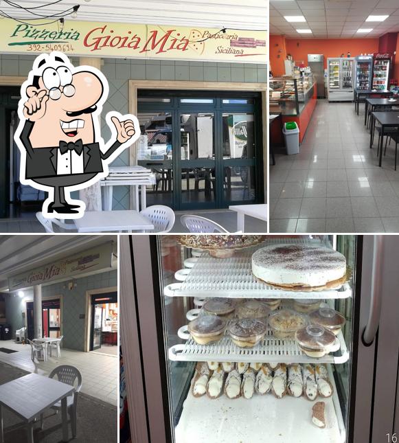 Siediti a un tavolo di Gioia Mia