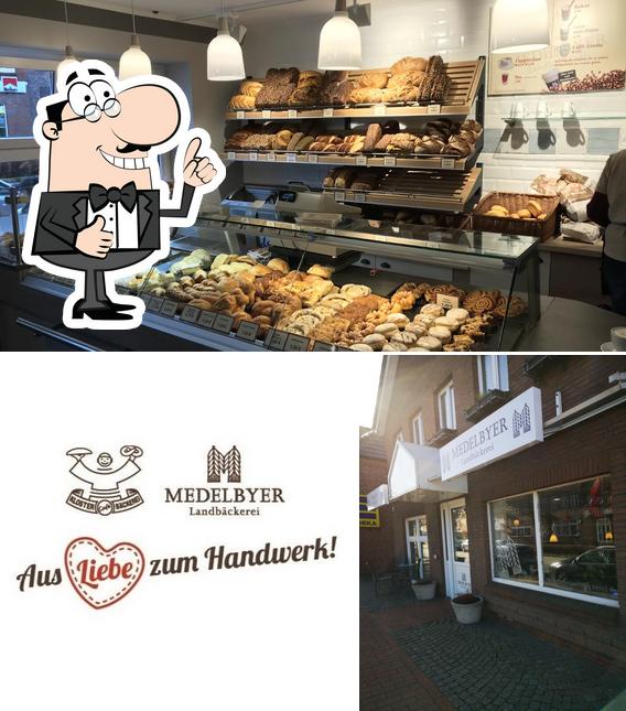 Regarder cette photo de Medelbyer Landbäckerei mit Café