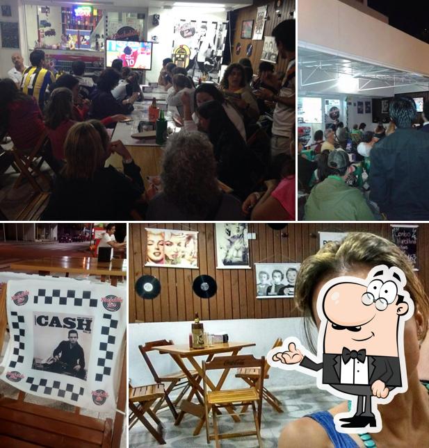 O interior do Rockabilly Bar