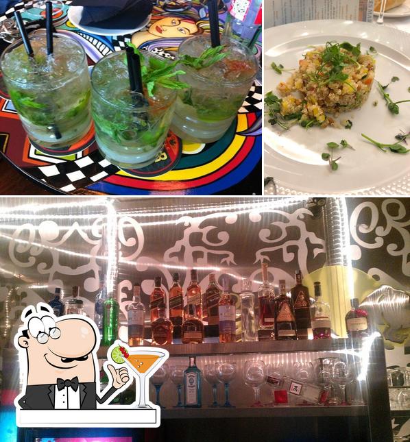 Mira las fotos que muestran bebida y comida en Club Náutico Restaurante