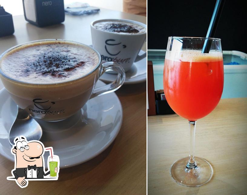 Goditi un drink a Caffè e Polemiche