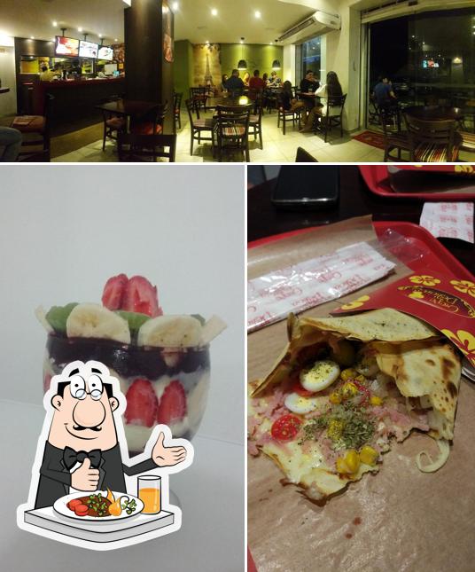 Confira a imagem ilustrando comida e interior a Crepe Delícia