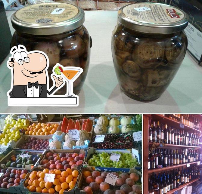 La foto della bevanda e cibo di La cantinetta dei Bugiardi