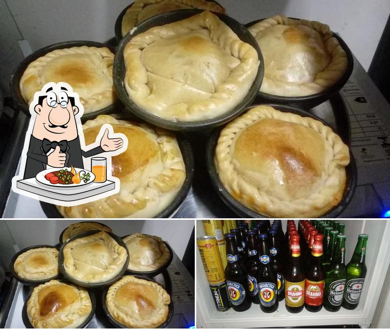 A comida e cerveja do restaurante