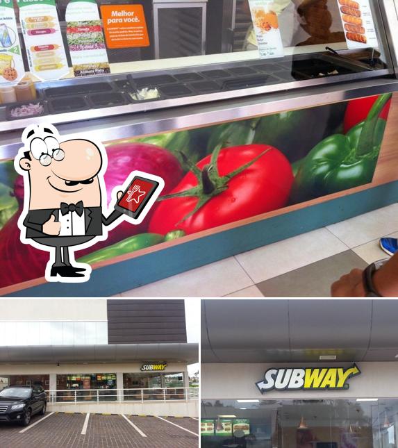 A foto do Subway’s exterior e interior