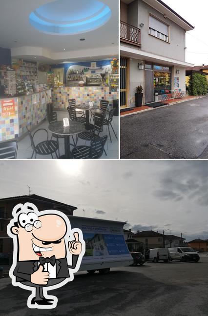 Vedi questa foto di Blue Bar