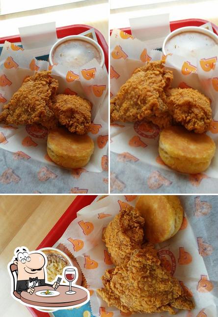 Food at Popeyes Louisiana Kitchen