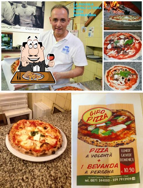 Prenditi una pizza a Ristorante-Pizzeria La Piccola Napoli