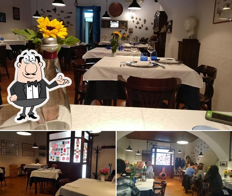 Gli interni di Taverna Kerkira