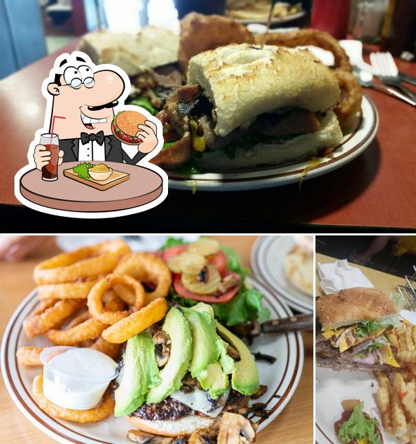Las hamburguesas de Serrano's Cafe las disfrutan distintos paladares