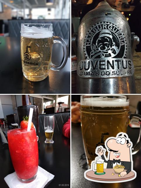 Hamburgueria Juventus offerece uma gama de cervejas