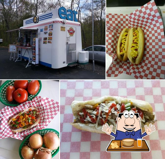 Food at Streamliner Hot Dogs and More