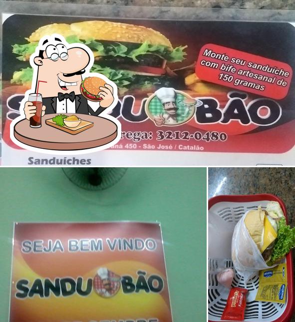 Experimente um hambúrguer no Sandubão Lanches(Hamburgueria)