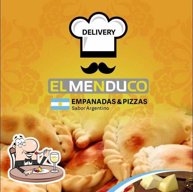Comida em El Menduco empanadas e pizzas, sabor Argentino