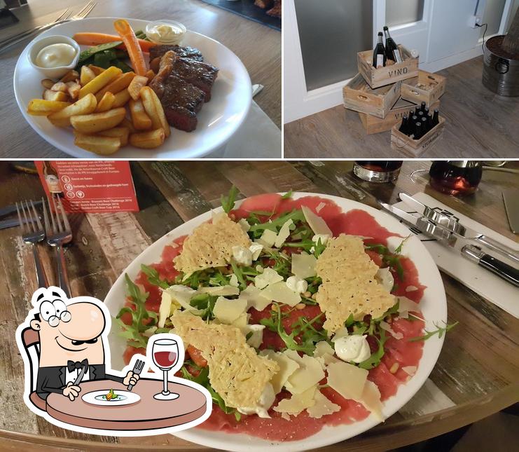 Помимо прочего, в Lunchroom "Zoals van Ouds" (Voorheen Brasserie ThuisHaven) есть еда и алкоголь