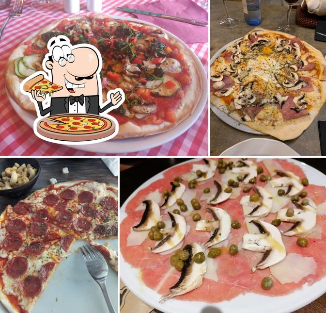 Pick pizza at Restaurante O'Mamma Mia