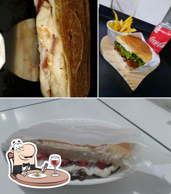 Comida em Hot Dog Paulinho's