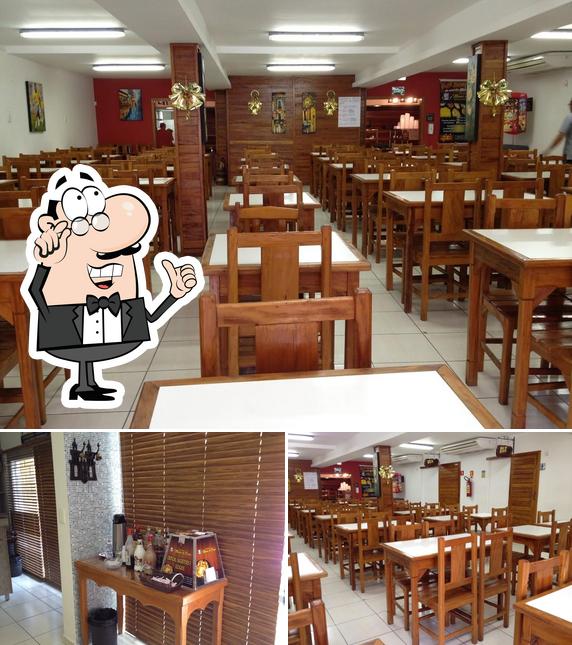 O interior do Restaurante Minas de Ouro