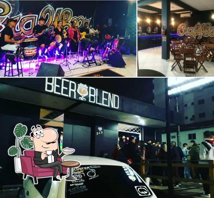 Veja imagens do interior do Beer Blend Choperia