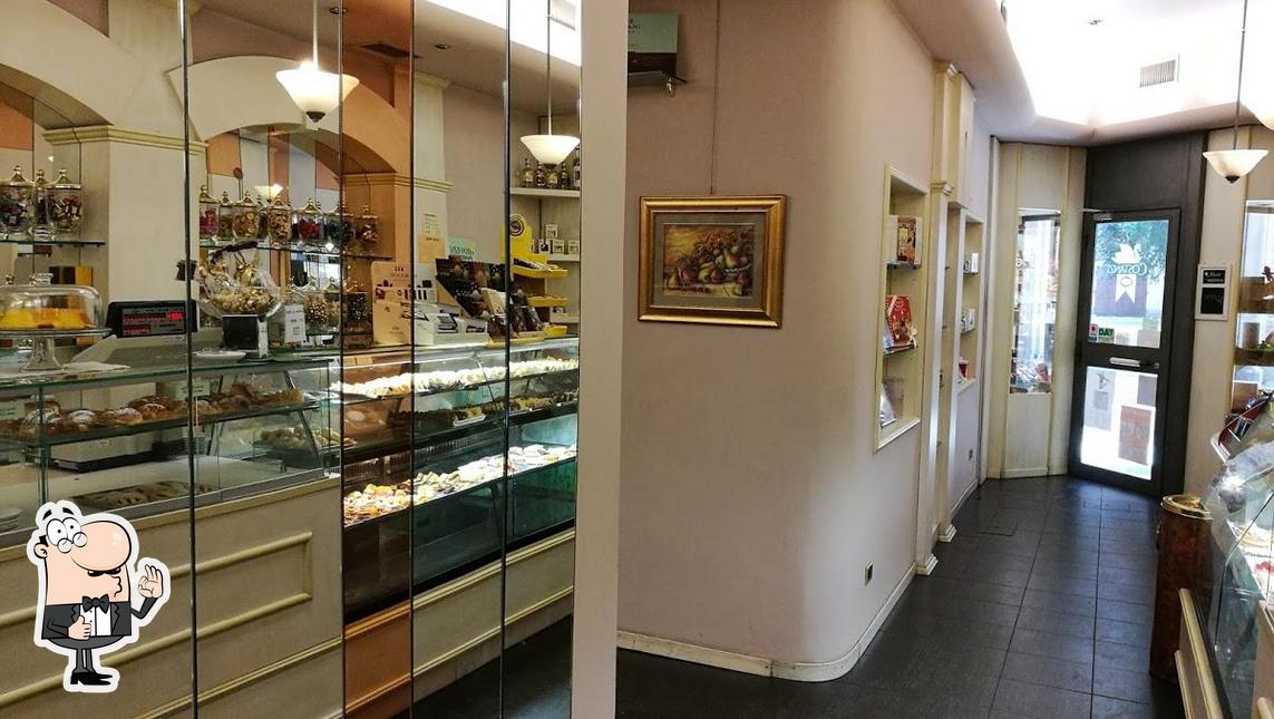 Ecco un'immagine di Bar Pasticceria Costanzi Di Carlo Costanzi & Co