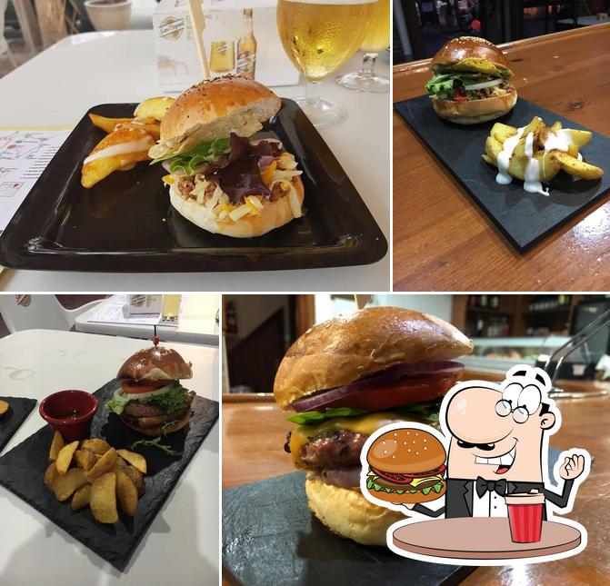 Закажите гамбургеры в "Café-Bar Restaurante Enrique"