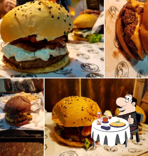 Delicie-se com um hambúrguer no Arda Burger