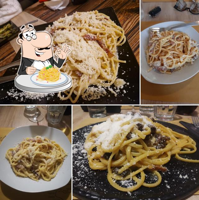 Spaghetti à la carbonara à Trattoria romana l’osteria del genio