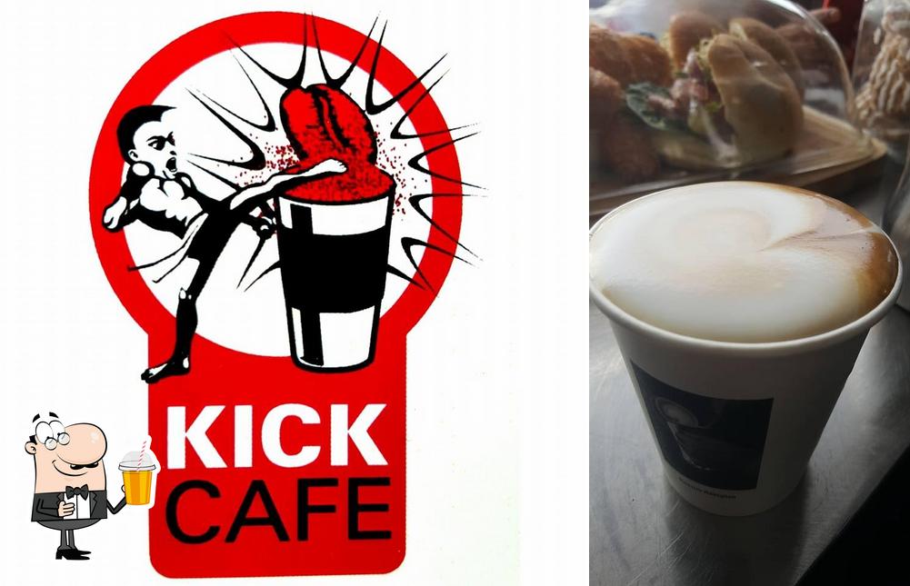 Насладитесь напитками в атмосфере "Kick Cafe"