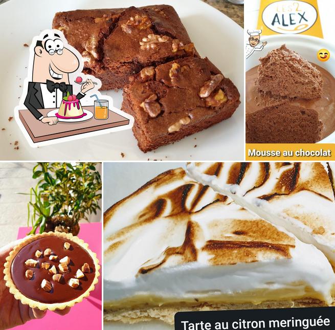 Les 2 Alex sert une sélection de desserts