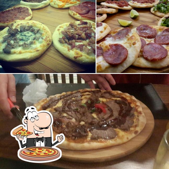 Escolha pizza no Alim Esfiharia