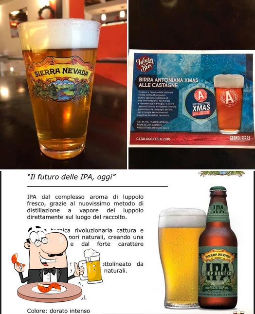 Puoi goderti un rinfrescante bicchiere di birra chiara o scura