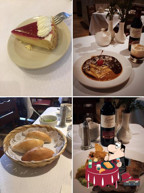 Restaurante Bar Café Colón offers a selection of desserts