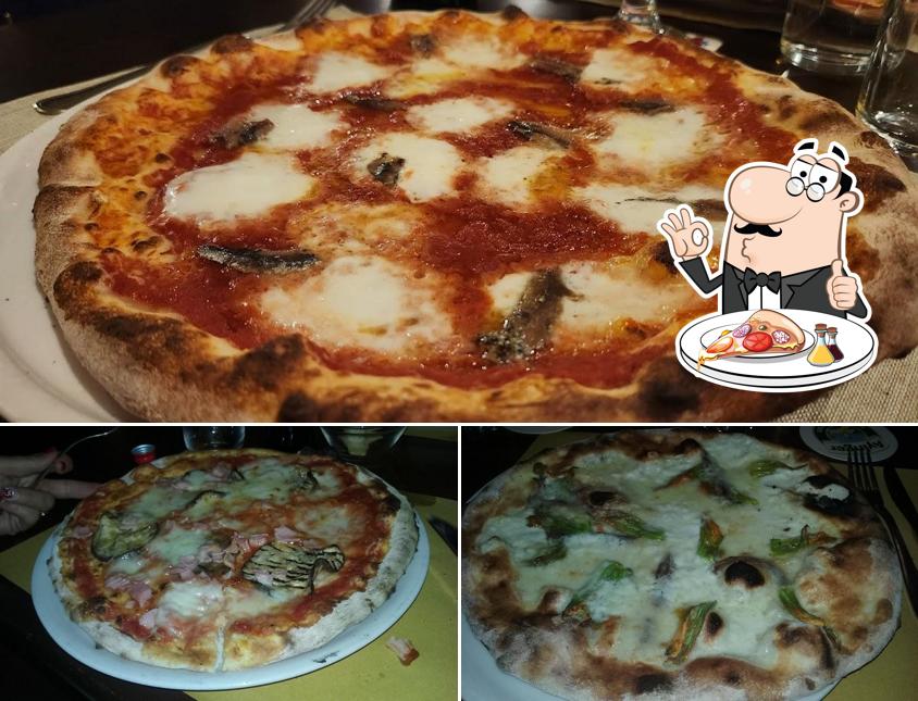 Essayez des pizzas à Ristorante -Taverna "Re Fuoco"