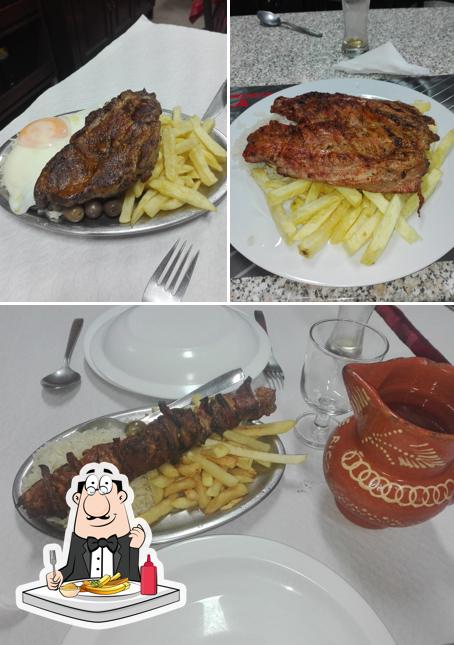Отведайте картофель фри в "Churrascaria Vila Jovem 95 - Prato do dia"