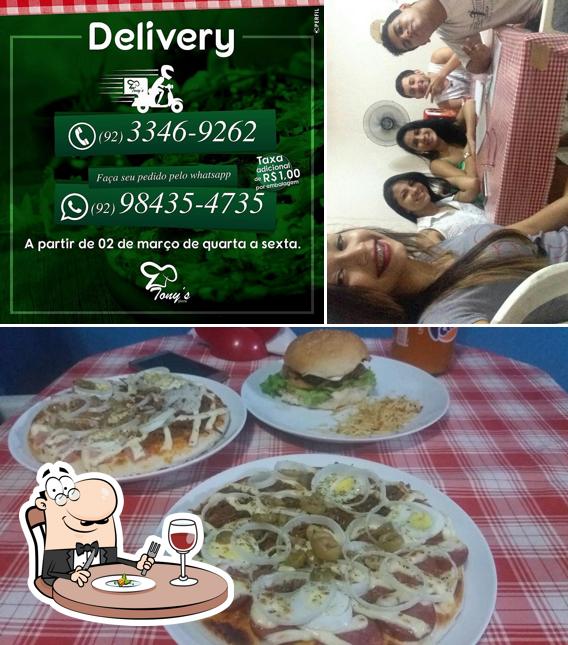 Comida em Tony's Pizza