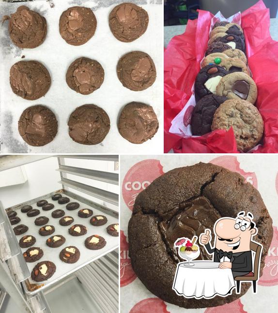 "Cookies By George" предлагает разнообразный выбор десертов