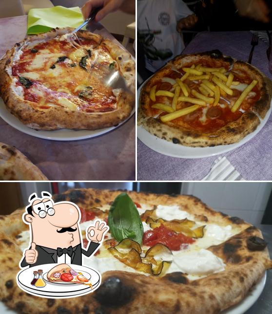 Ordina una pizza a Ristorante Pizzeria Da Renzo - Bistecca - Giropizza - Comunioni - KM Zero - Pasta Fresca - Grigliate - Massarosa