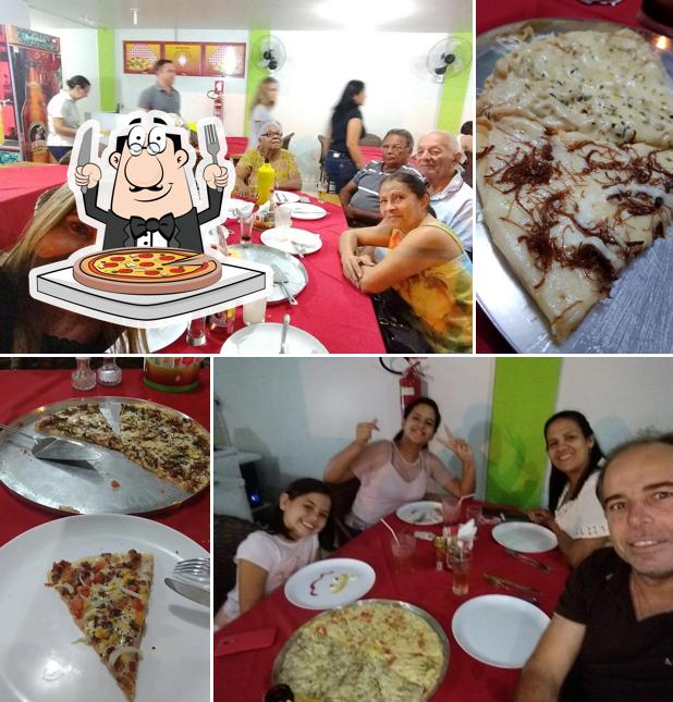 Experimente pizza no Pizza & Pizza Pizzaria