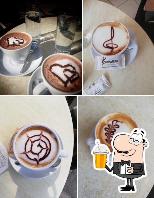 Goditi qualcosa da bere a Caffe bar “Mandrać”