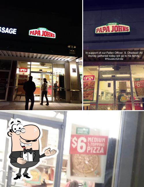 See the pic of Papa Johns Pizza