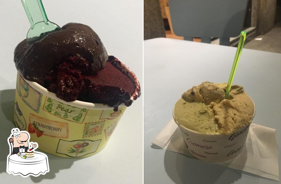 Arcogelato bietet eine Mehrzahl von Desserts 