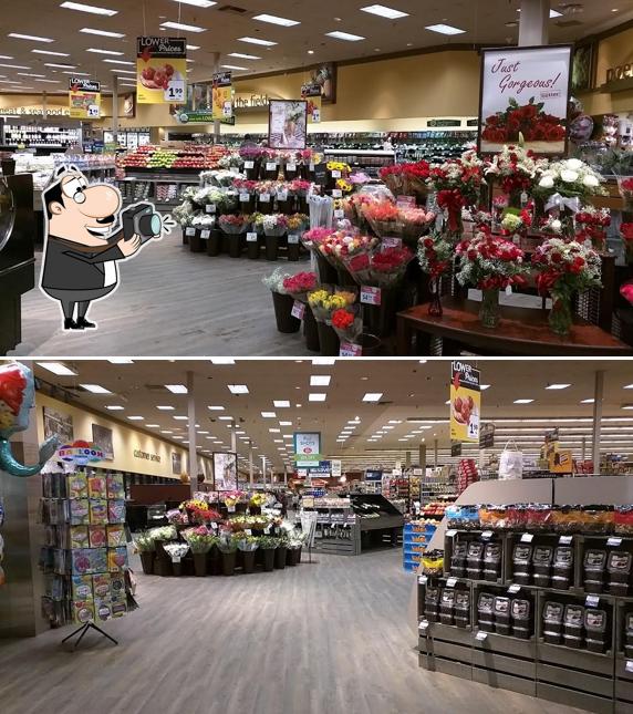 Look at this image of Safeway